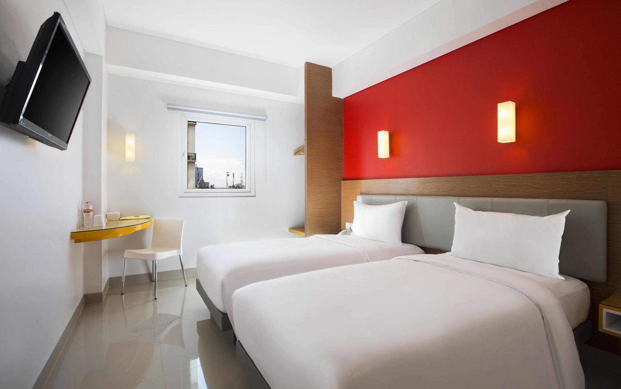 Amaris Hotel Hertasning Makassar Exterior foto