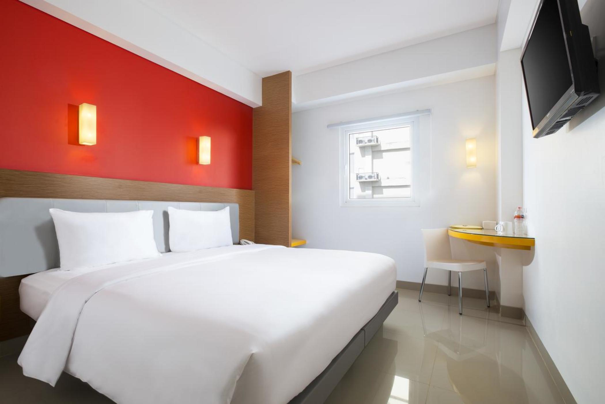 Amaris Hotel Hertasning Makassar Exterior foto